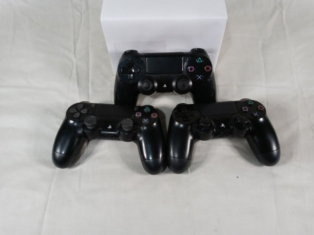 2 Dualshock4 Wireless Bluetooth Controller for PS4 *Buy and get 1 Free Deal*