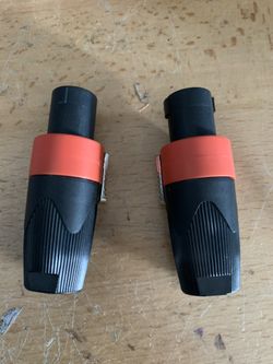 Speakon connectors for speakers