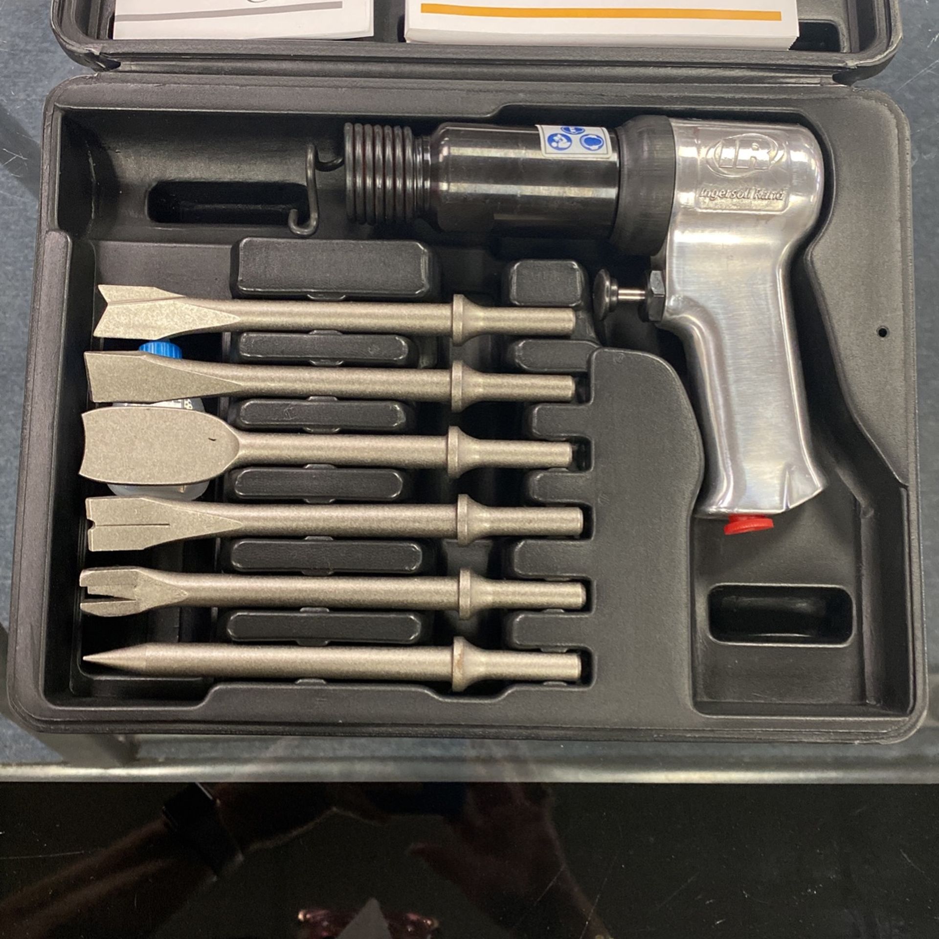 Ingersoll Rand 121-k6 Super Duty Air Hammer With 6 Piece Chisel Kit