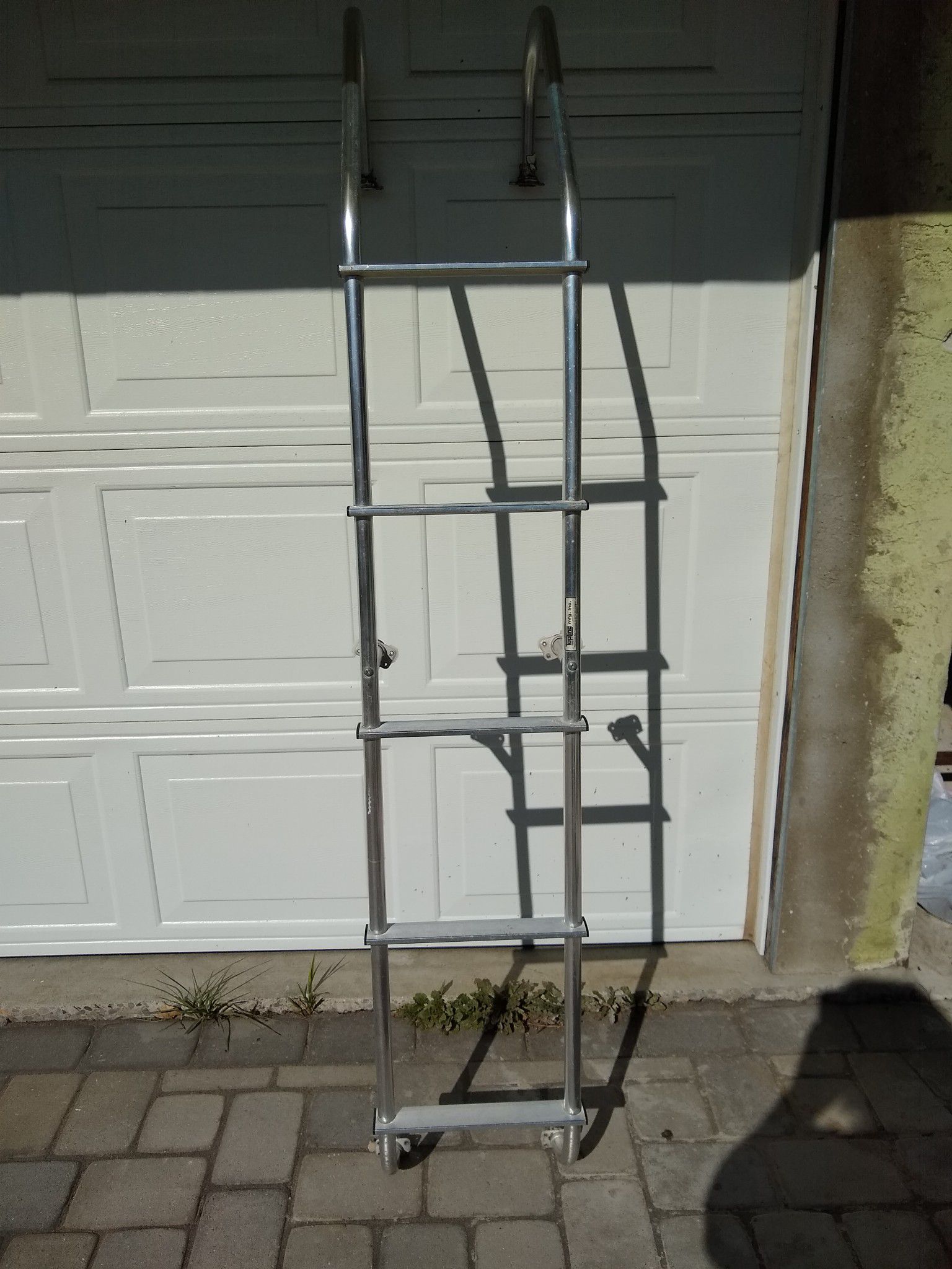 RV trailer ladder