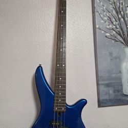 Bajo 4 Cuerdas Yamaha En Buenas Condiciones 