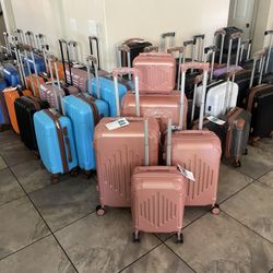 🧳 Brand New Luggage – Prices Start at $20 ✈️ Lightweight hard shell 360° spinner wheels Telescopic handle  📍 Pickup: s. Durango & 215 near IKEA  
