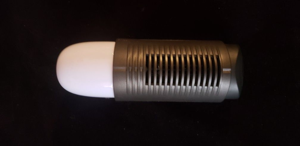 PLUG IN AIR SANITIZER/REFRESHER/NIGHTLIGHT $5
