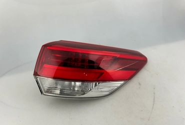 2017- 2019 TOYOTA HIGHLANDER PASSENGER RH QUARTER TAIL LIGHT OEM A48R-13443 TL