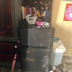 Mini Fridge 