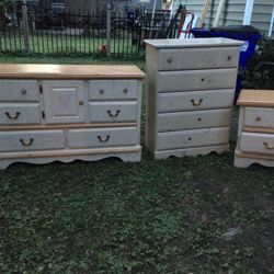 Twin Size Bedroom Furniture , 6 Piece, VGC. Near Ghent, I Have Truck