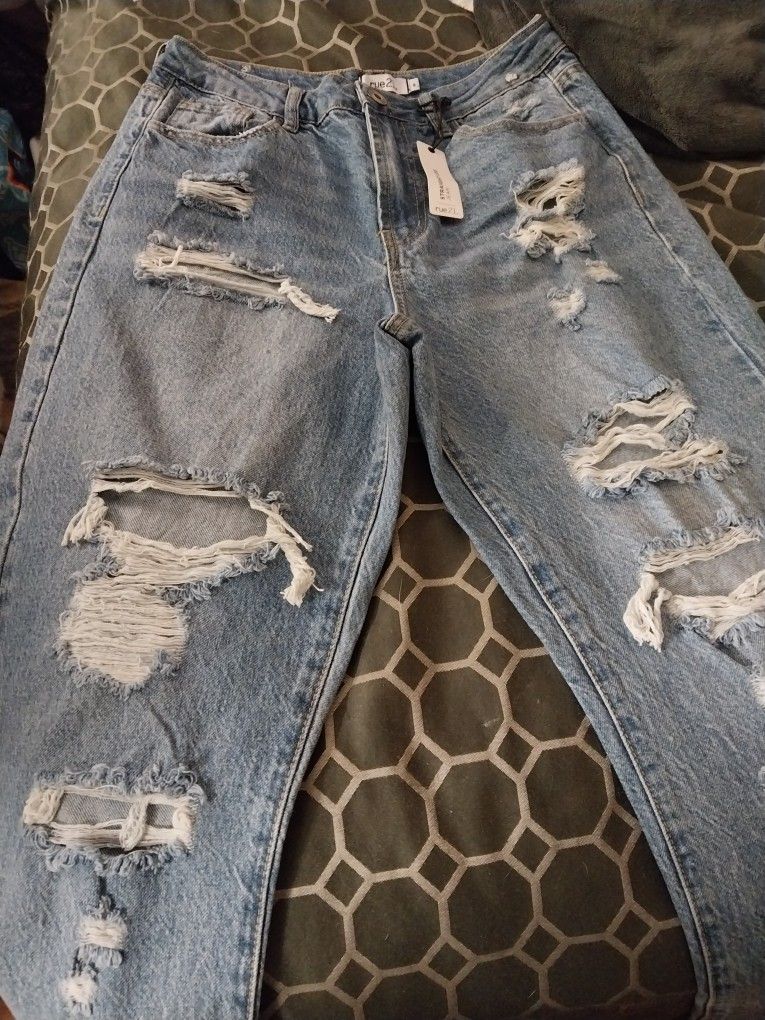 Lady's Rue 21 Blue Jeans New Never Worn Tag Still On Them Size 8 Pic Of Front And Back 15 Dollars