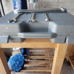 WRENCH SET WITH CASE