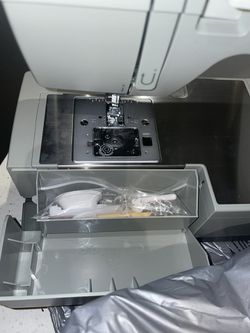 Heavy Duty Singer 4452 Sewing Machine for Sale in Dallas, TX - OfferUp