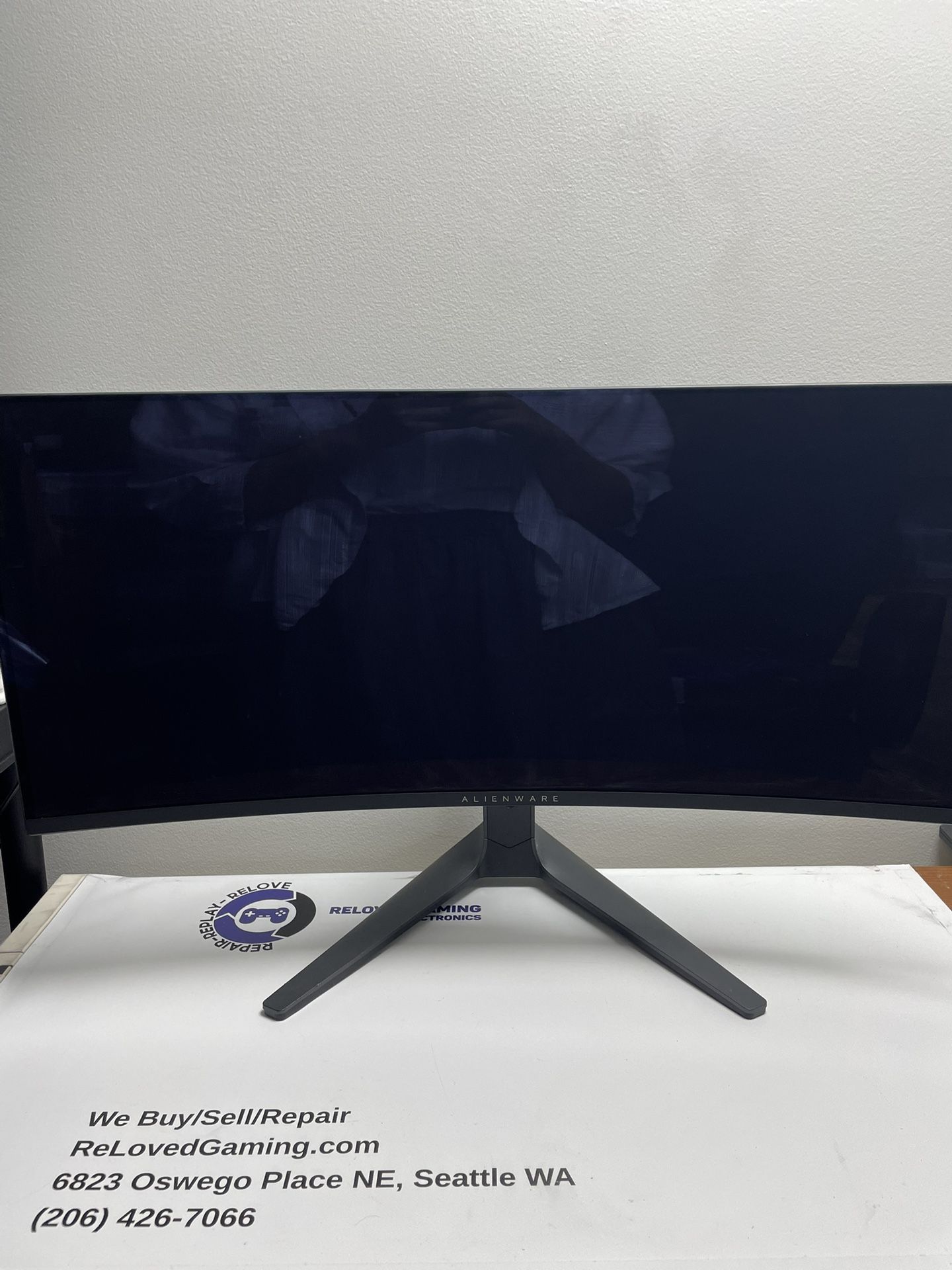 Alienware 34” OLED Curved Gaming Monitor - Two Month Warranty - In Amazing Condition - For Sale Or Trade