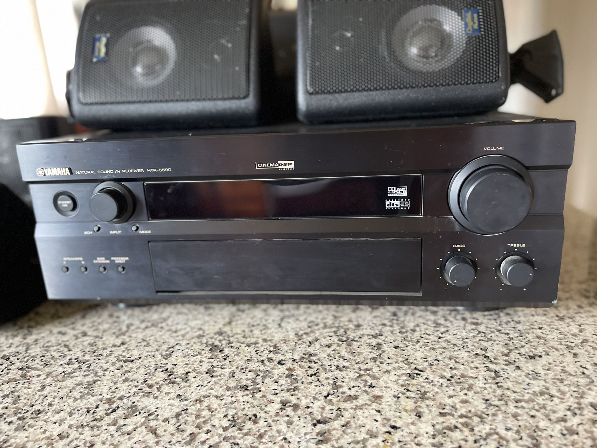 Yamaha receiver with speakers 