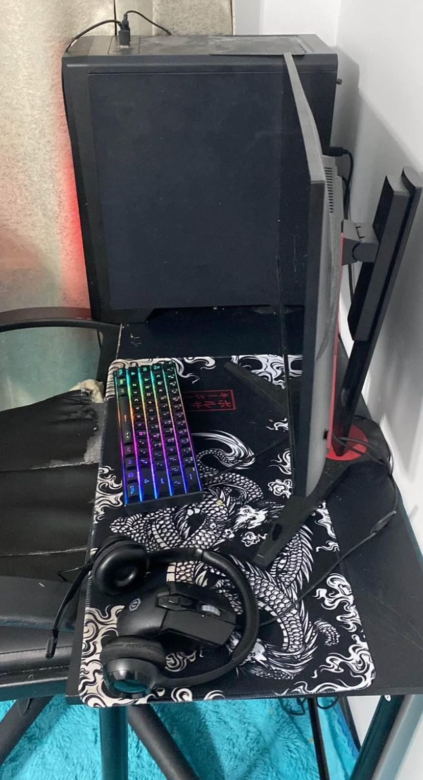 Gaming Setup (only The Monitor, Pc And Table)