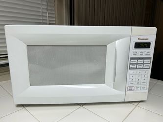 Panasonic White Countertop Microwave