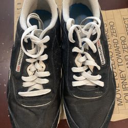 REEVOK SIZE 11 MEN