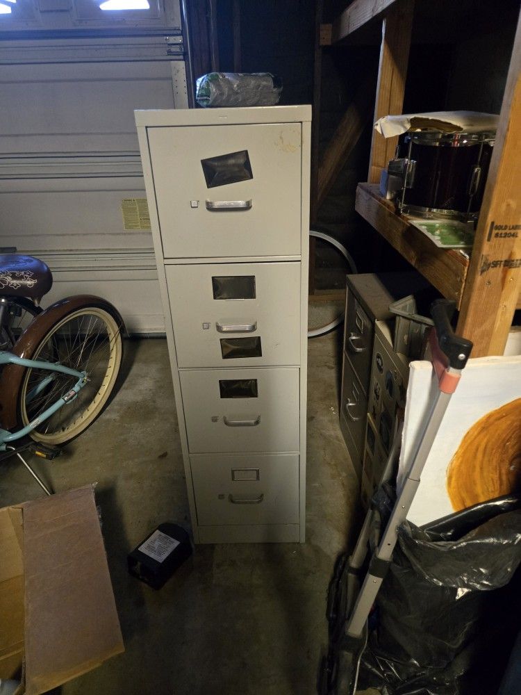☆FREE☆File Cabinet