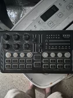Portable Live Sound Card Voice Changer Mixer