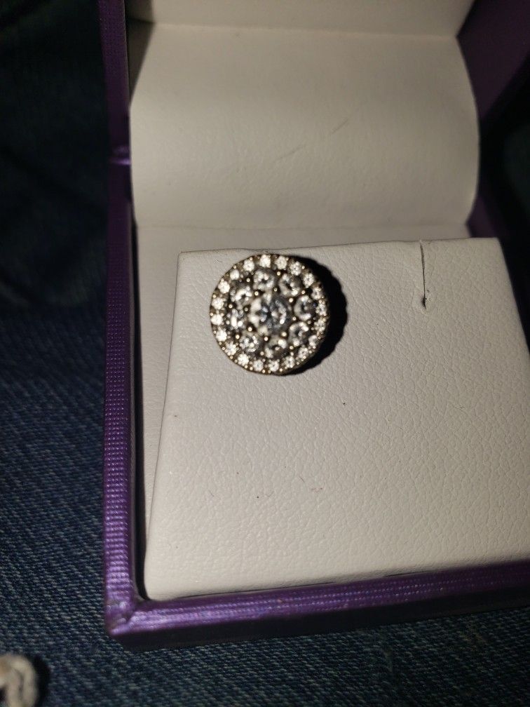 Real 14k White Gold Diamond Earing (1 Piece) Size Medium/large