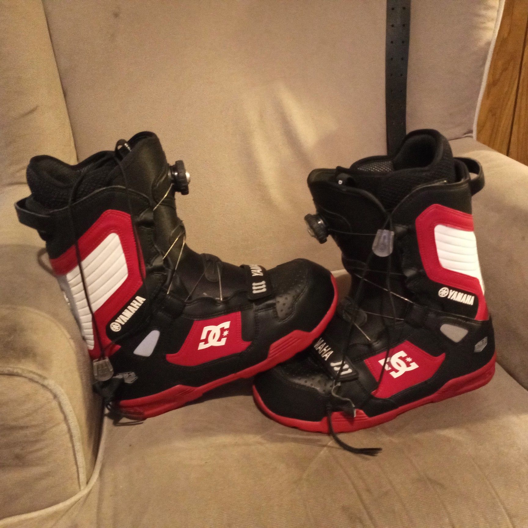 Size 10 mens snowboarding boots