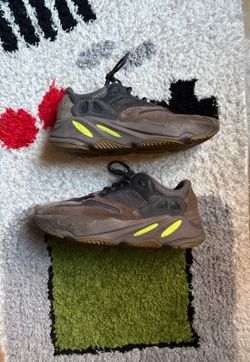 Adidas Yeezy Boost 700 'Mauve' Size 8M
