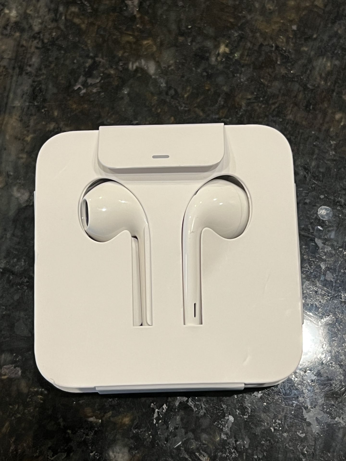 Apple Lightning Earpods with 3.5mm Headphone Adapter OEM Earbuds iPhone 7 8 8+ X Brand new, came from an iPhone 7 Plus that was never used. You wil