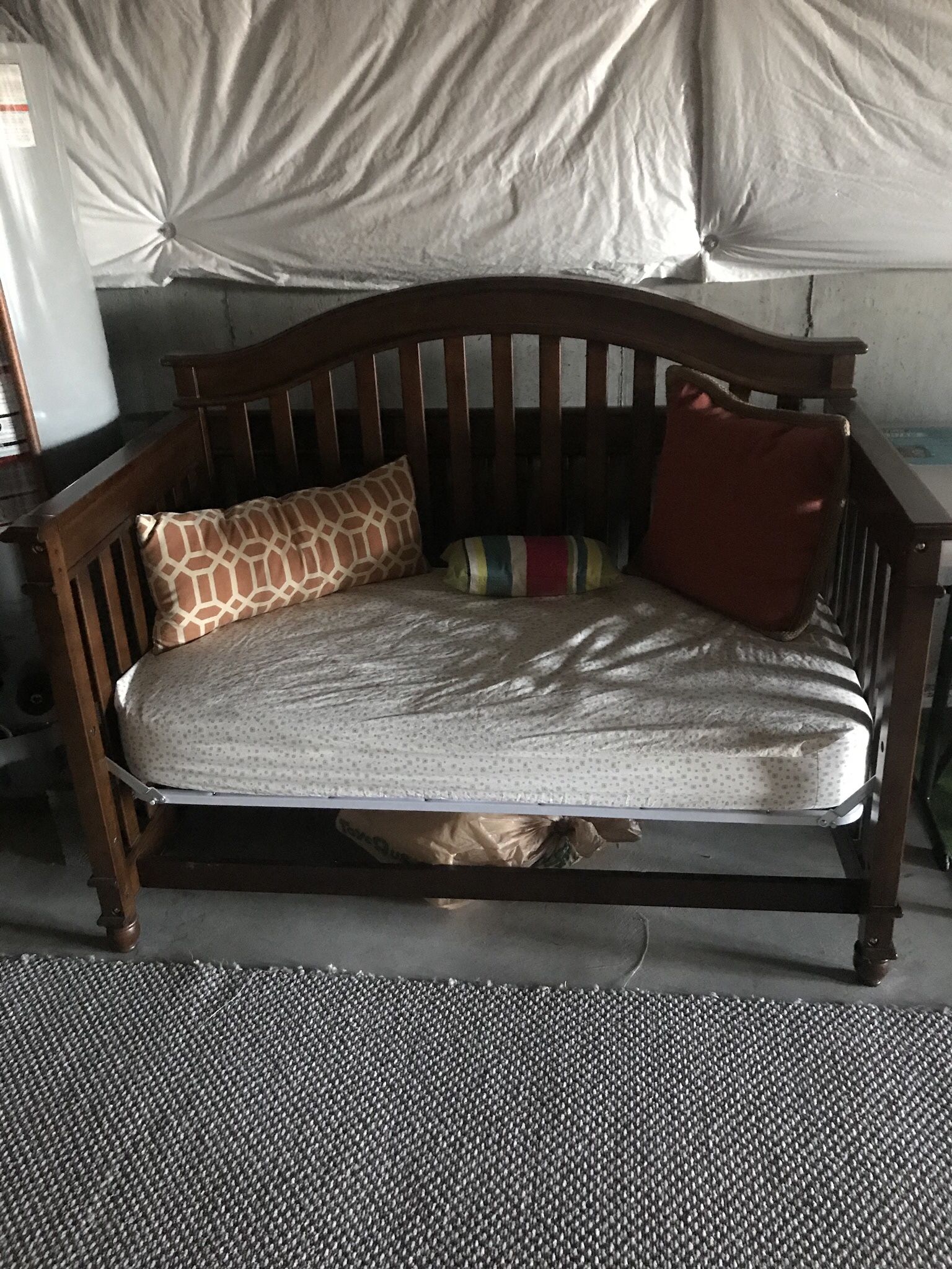 Baby crib
