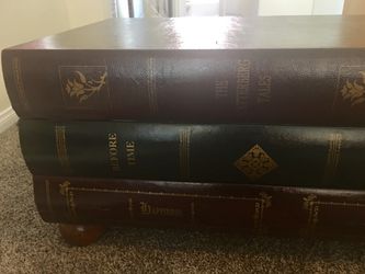 Gold & White 4pc Coffee Table Book Set for Sale in Baltimore, MD - OfferUp