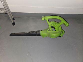 Electric leaf blower
