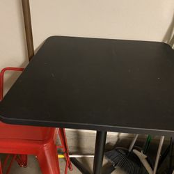 Kitchen Table And Four Red Chairs 