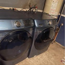 Washer and dryer set electric $600 obo