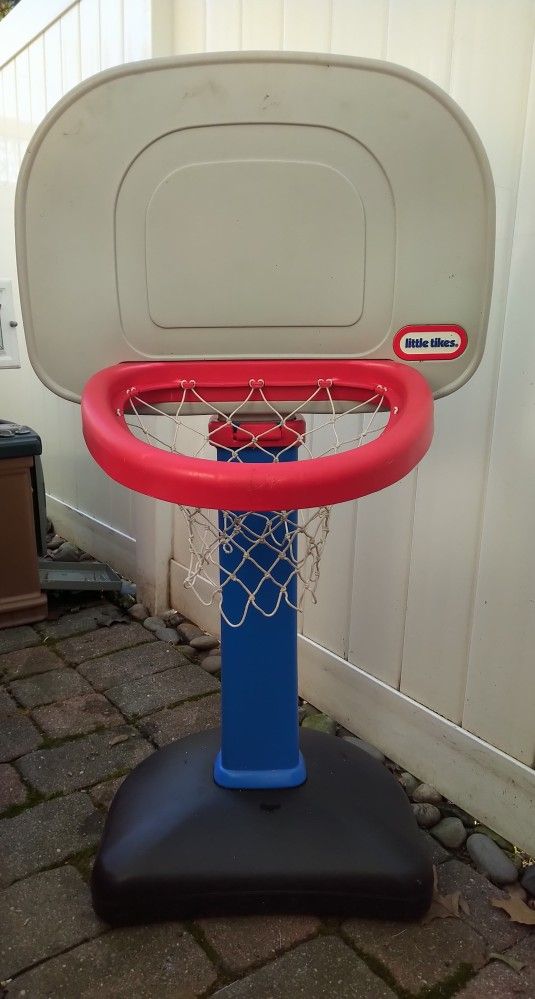 Little Tikes Adjustable Basketball Hoop