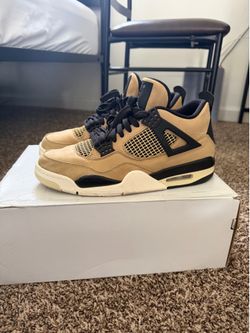 Jordan 4 mushrooms size 9.5 men’s