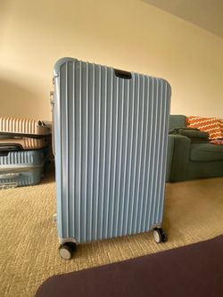 Large Lightweight Hardshell Suitcase