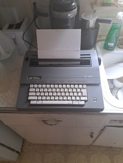 Vintage Smith Corona SL 500 Electric Typewriter