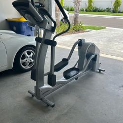 Life Fitness Elliptical X8