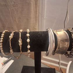 Bracelet lot