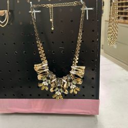 New Unique Avon stone necklace