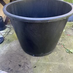 35 - 45 Gallon Plastic Pot