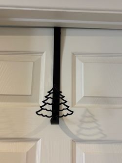 Christmas Tree Black Wreath Holder