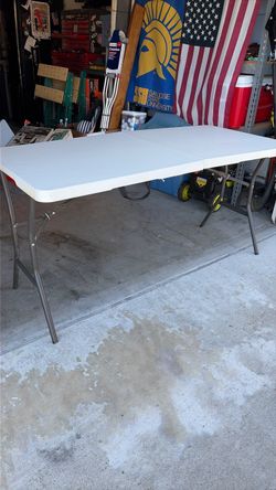 5’ folding table