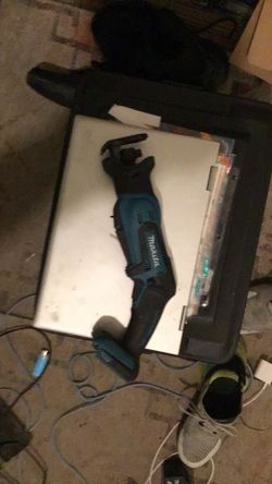 Marita 18 volt right Nile sawzall only used once