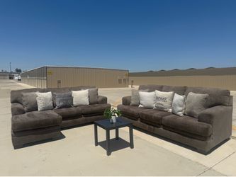 Sectional couch set 🛋️