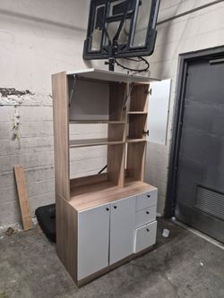 Kitchen cabinet