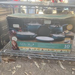 Pioneer woman Harlow kitchen pan set