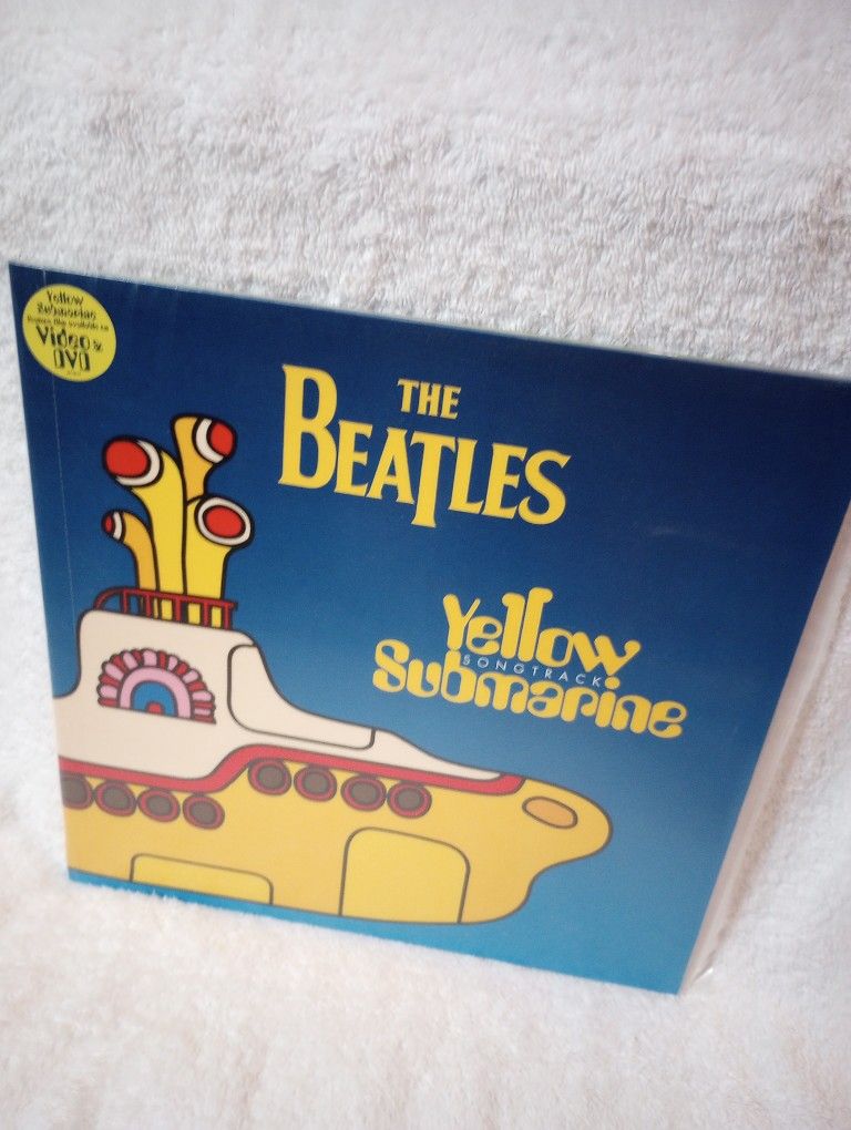 Rare Yellow Submarine/ 1999 UK Pressing