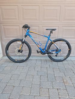 GIANT ATX 2 MOUNTAIN BIKE 27.5 INCH LIKE NEW ( LARGE)