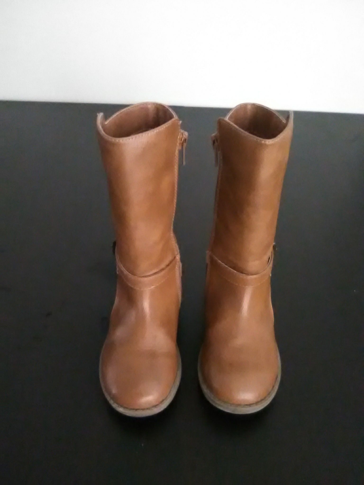 Girls Tan Boots. Size 9c, Good Condition