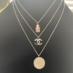 3 Necklaces In One With Earrings 