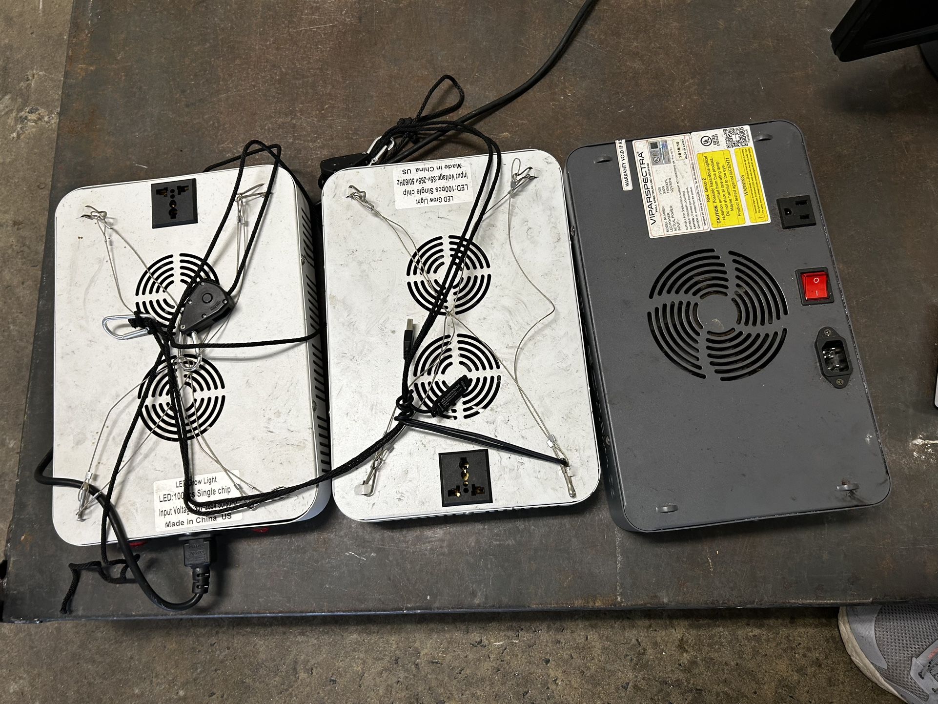 Grow Lights (3 pieces)