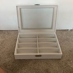 8 Section Sunglasses Holder 