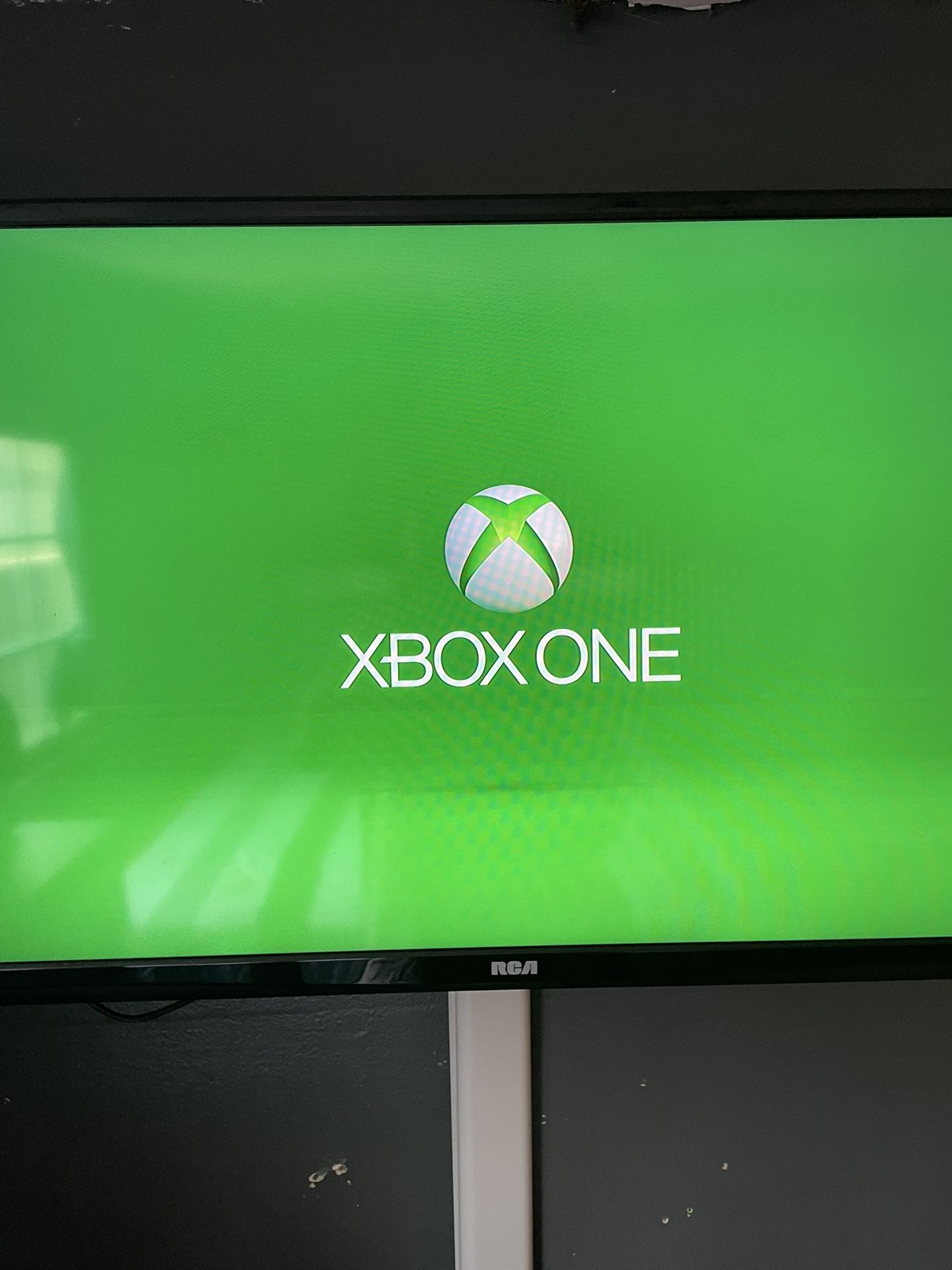 Xbox one x 1 TB (No games)